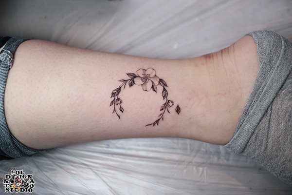 名古屋　タトゥー　女性